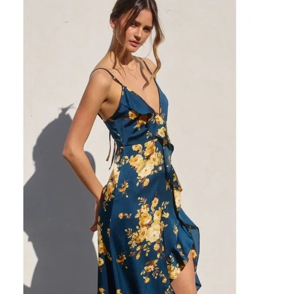 Floral Assymetrical Maxi Dress - Picture 3 of 9